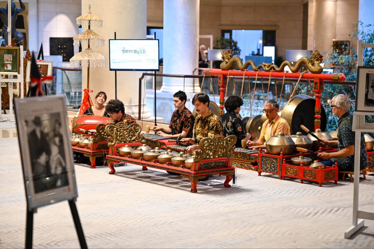 Description of first photo